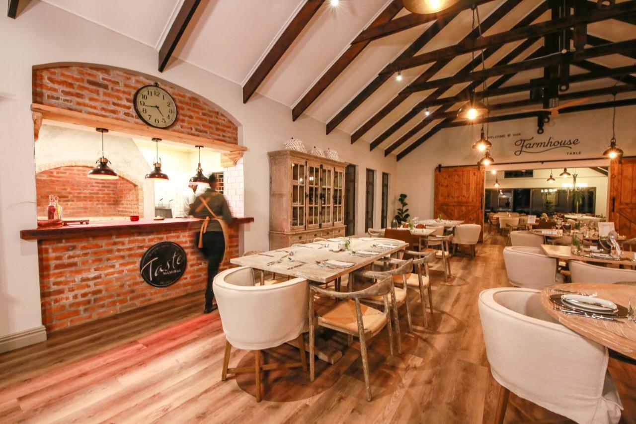 Otjiwa Safari Lodge Otjiwarongo Bagian luar foto