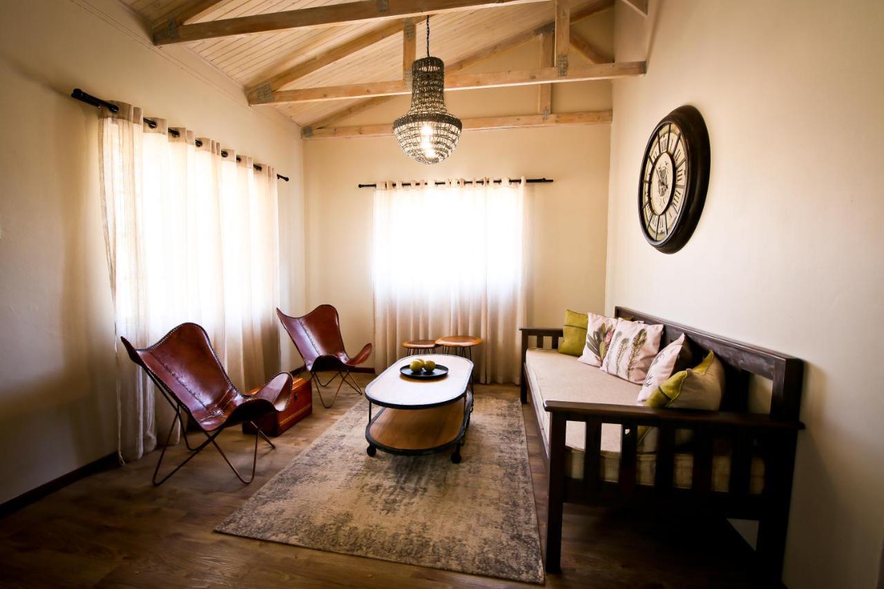 Otjiwa Safari Lodge Otjiwarongo Bagian luar foto