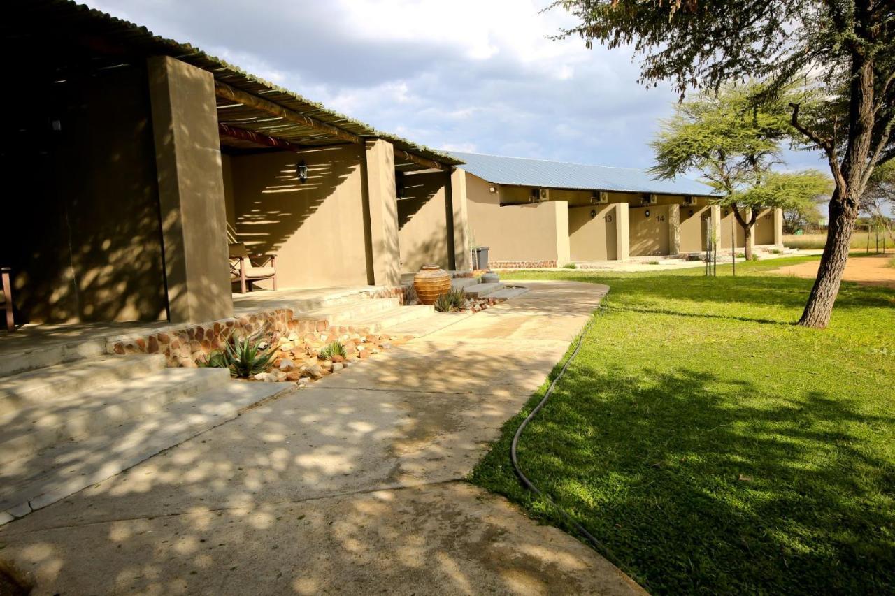 Otjiwa Safari Lodge Otjiwarongo Bagian luar foto