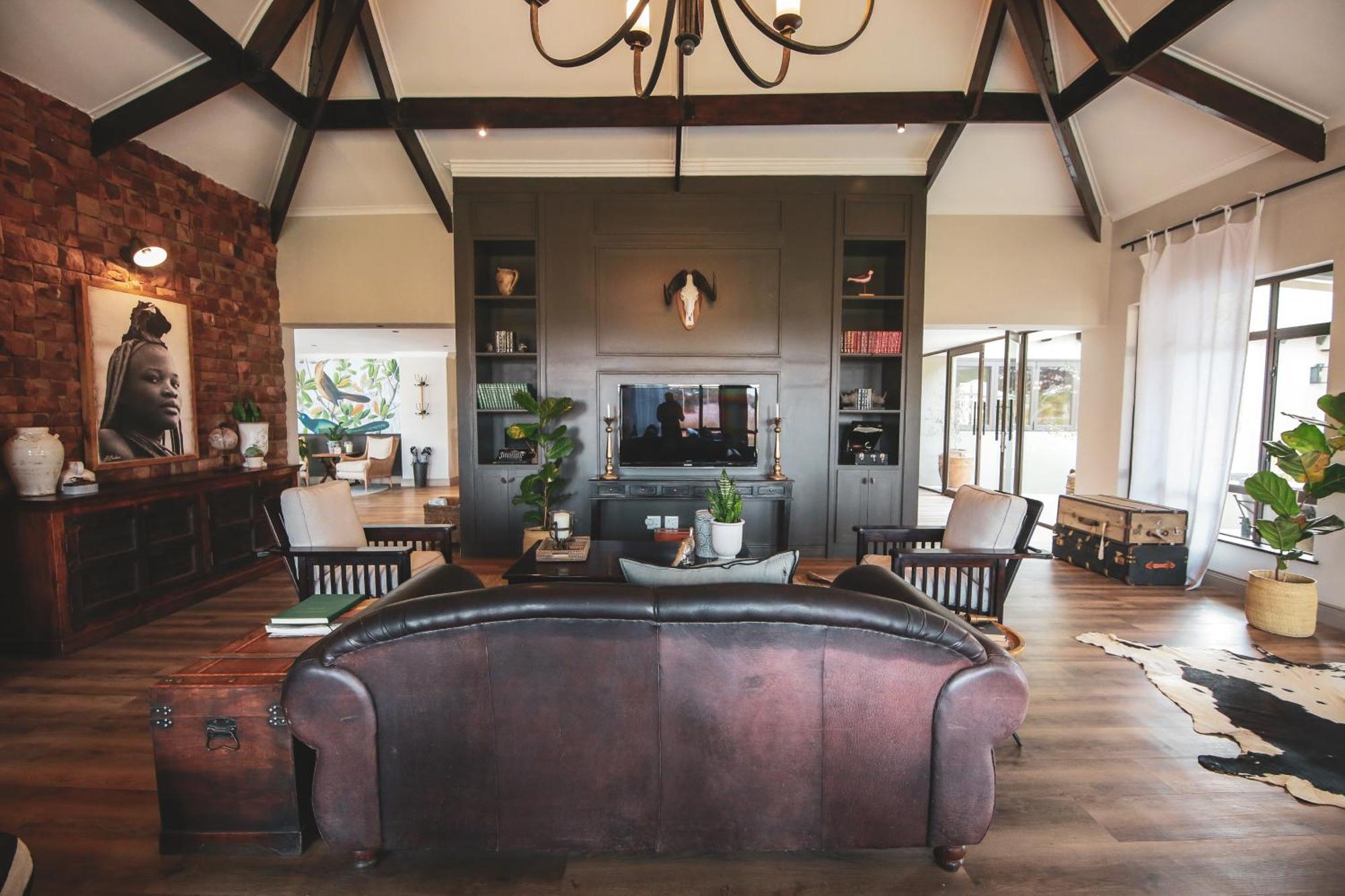 Otjiwa Safari Lodge Otjiwarongo Bagian luar foto