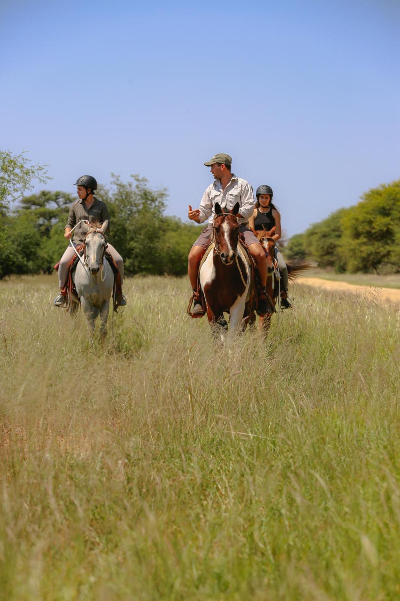 Otjiwa Safari Lodge Otjiwarongo Bagian luar foto