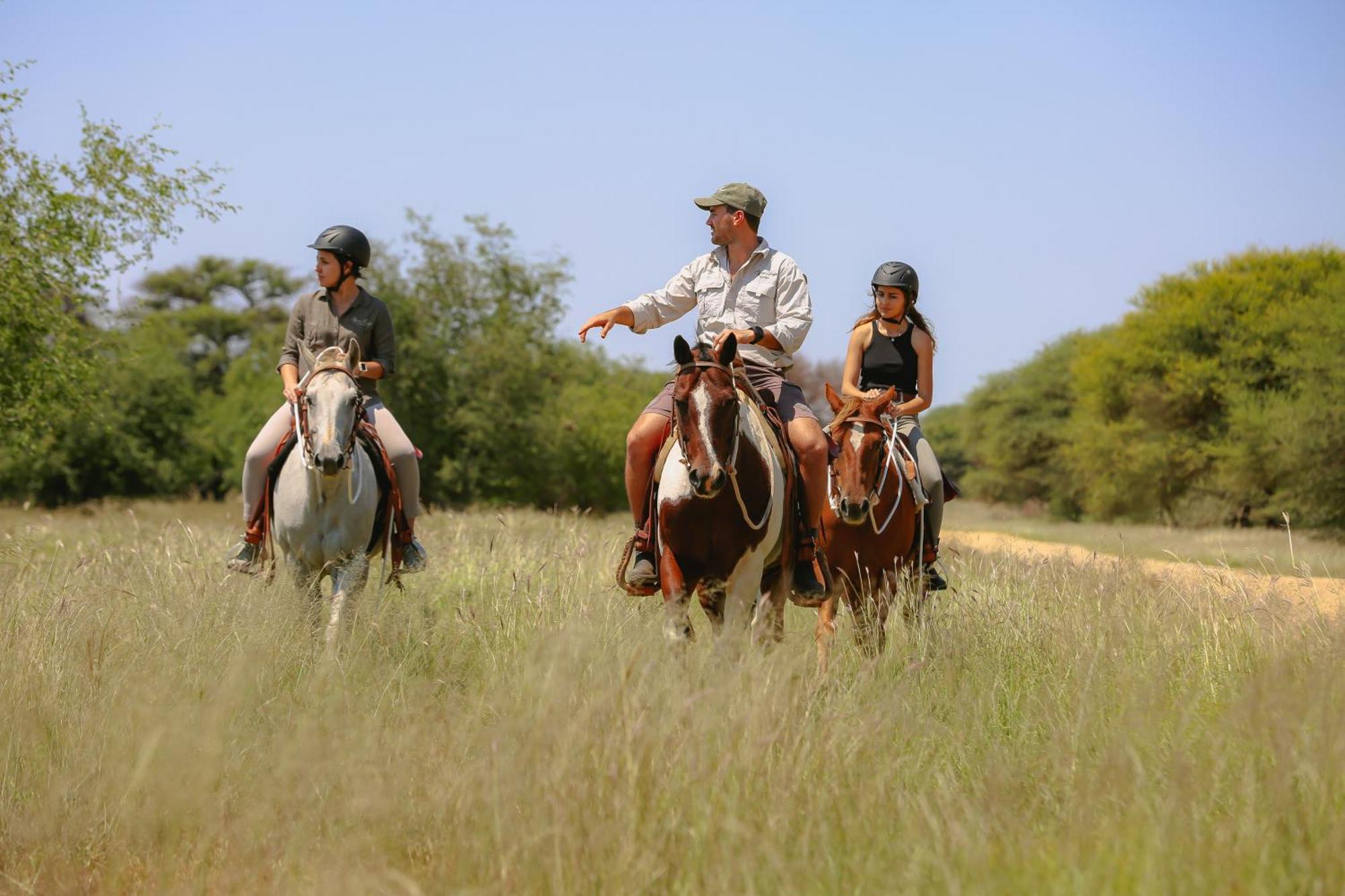 Otjiwa Safari Lodge Otjiwarongo Bagian luar foto