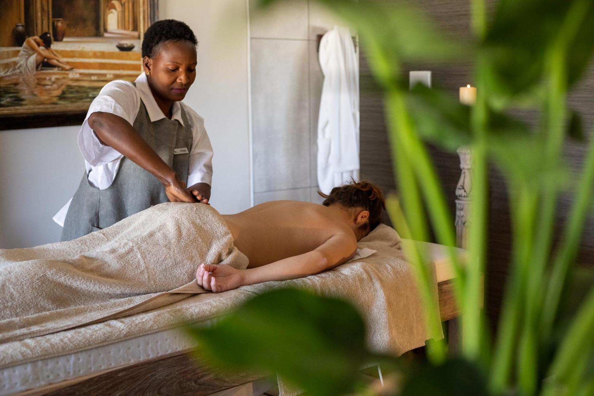 Otjiwa Safari Lodge Otjiwarongo Bagian luar foto