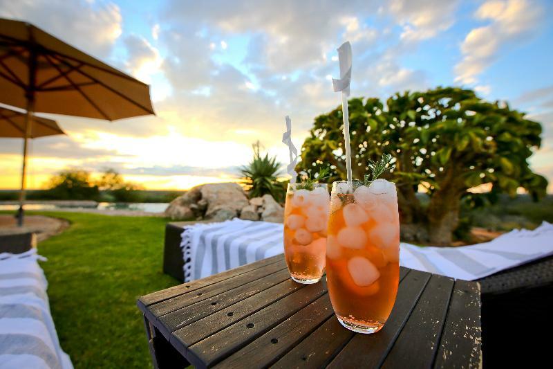 Otjiwa Safari Lodge Otjiwarongo Bagian luar foto