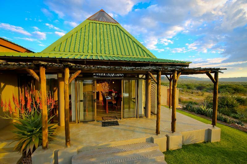 Otjiwa Safari Lodge Otjiwarongo Bagian luar foto